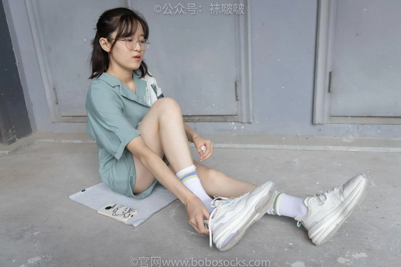 [BoBoSocks袜啵啵]NO.025 熊熊-安踏运动鞋、白色棉袜（踩脏）、裸足 [146P]插图2